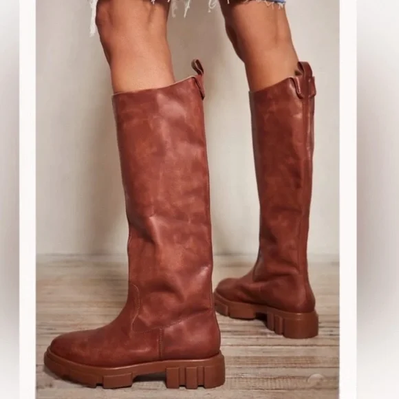 FREE PEOPLE Brooks Caramel Tall Boots size 39 Leather Lug heels combat boots. - Picture 3 of 16